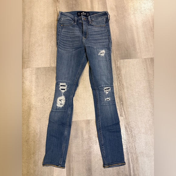 Hollister Blue Skinny Jeans with Distressed Style - Picture 3 of 8